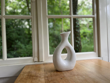 Organic vase white